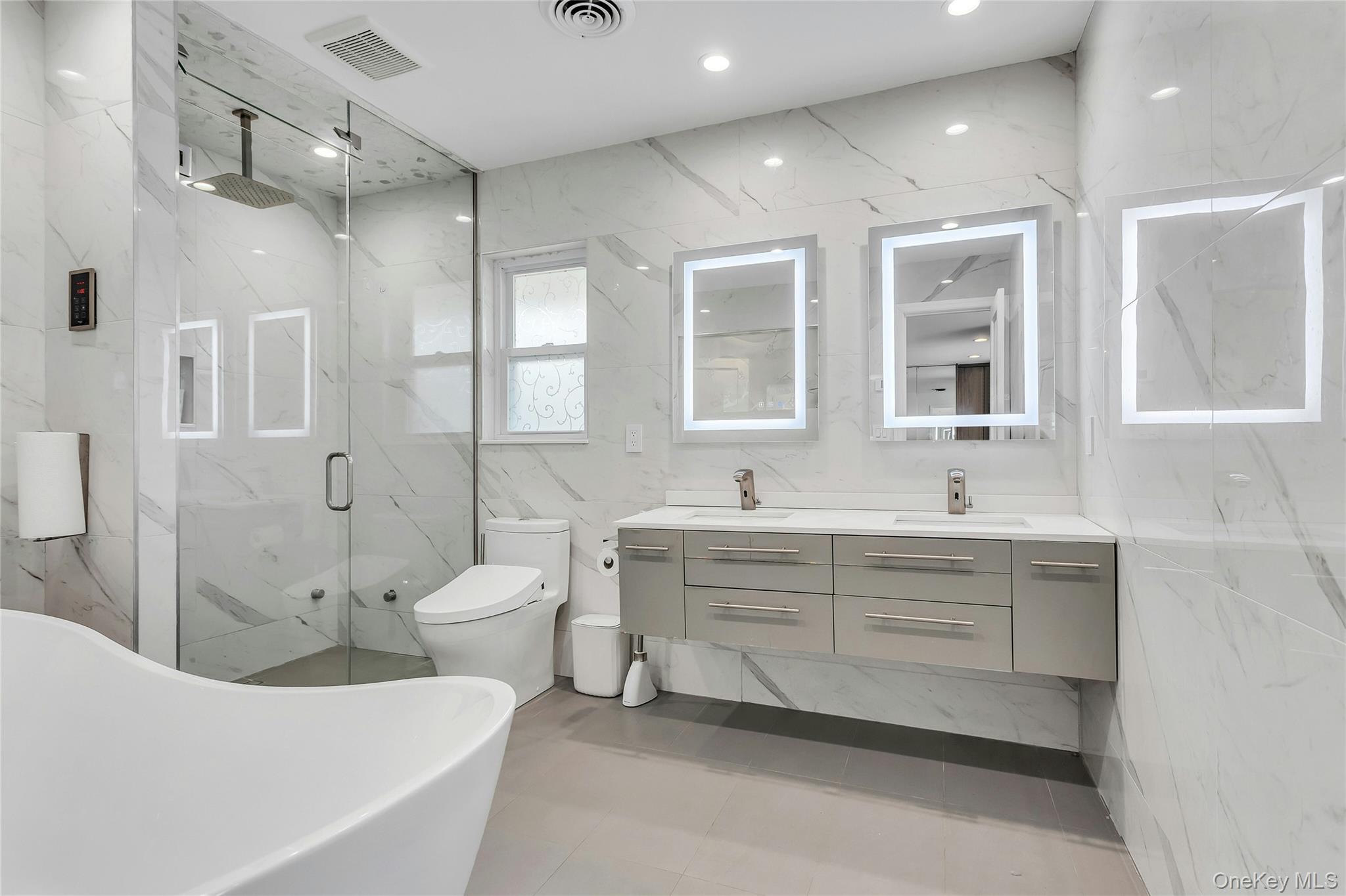 #20 photo, 170 Old Courthouse Road, 长岛 曼哈塞特 Manhasset Hills , NY 11040