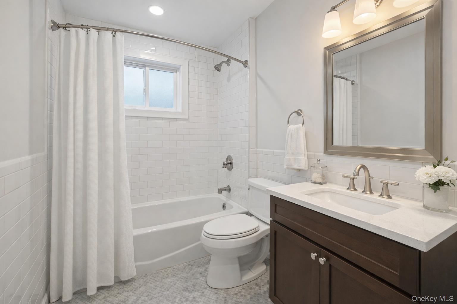 #15 photo, 3727 Oceanside Road, Нассау ‖ Oceanside , NY 11572