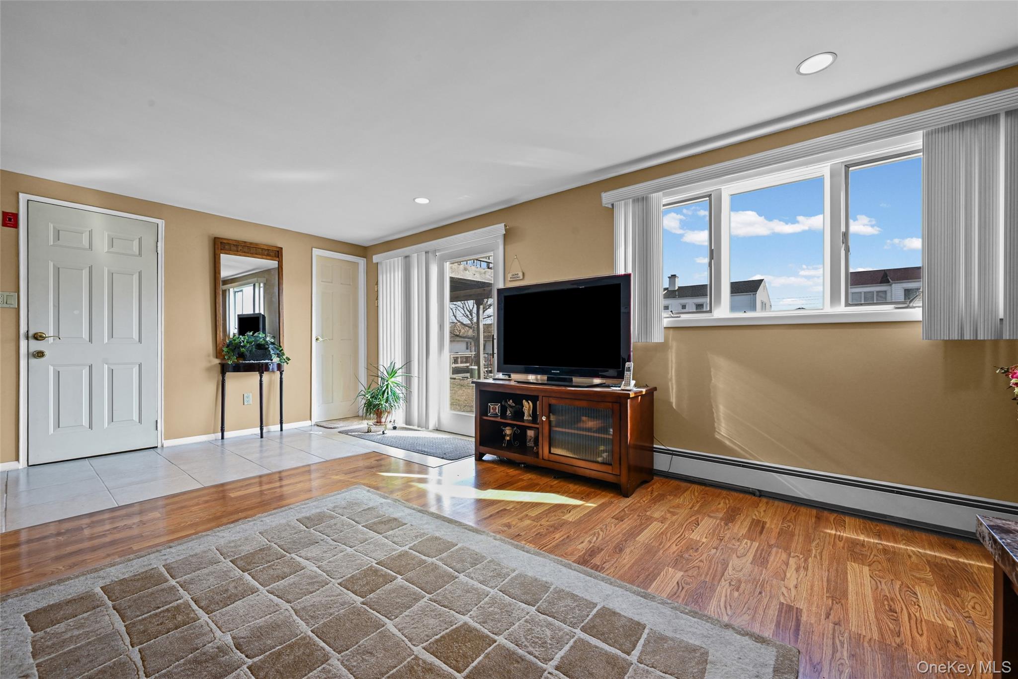 #17 photo, 3727 Oceanside Road, Нассау ‖ Oceanside , NY 11572