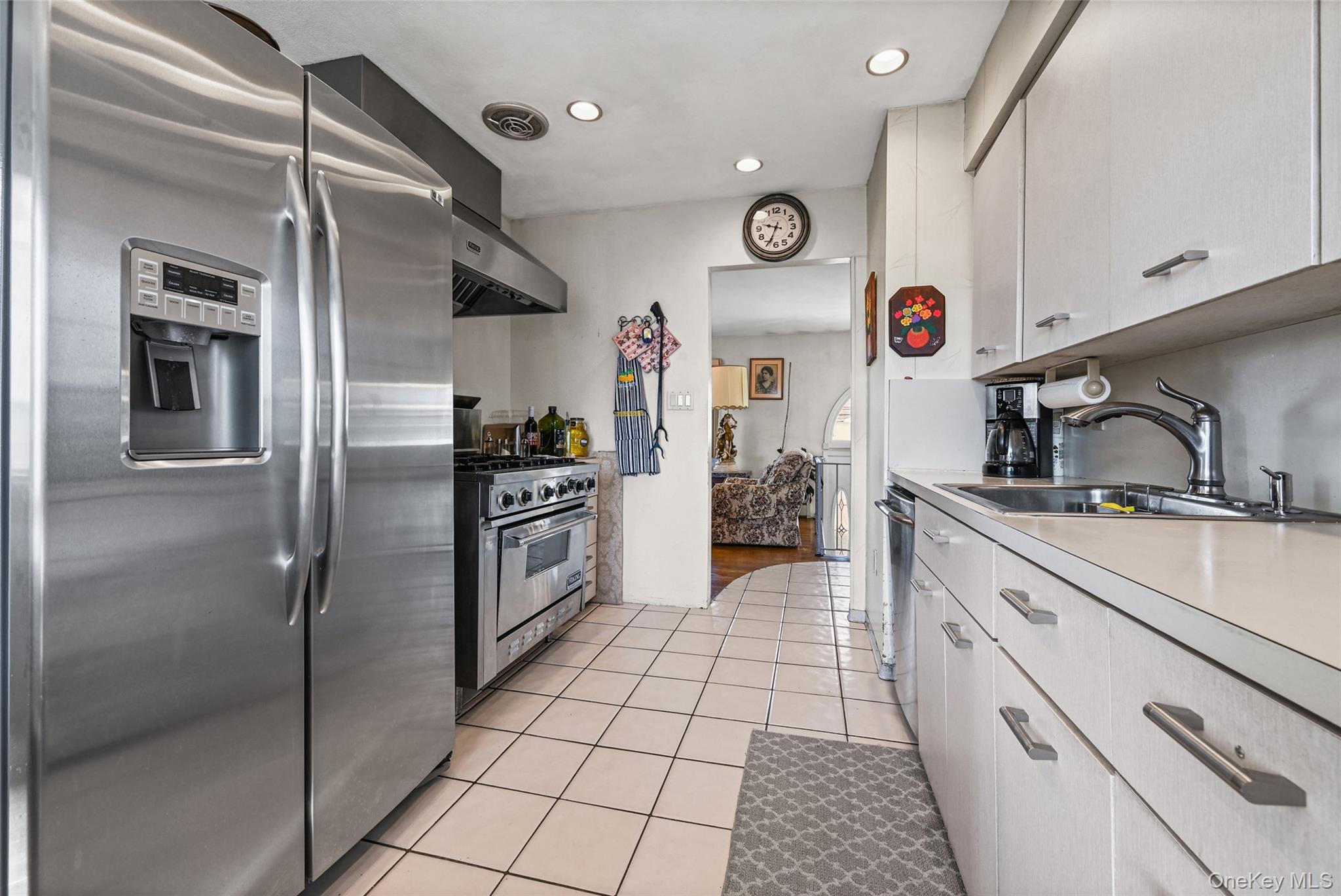 #7 photo, 3727 Oceanside Road, Нассау ‖ Oceanside , NY 11572