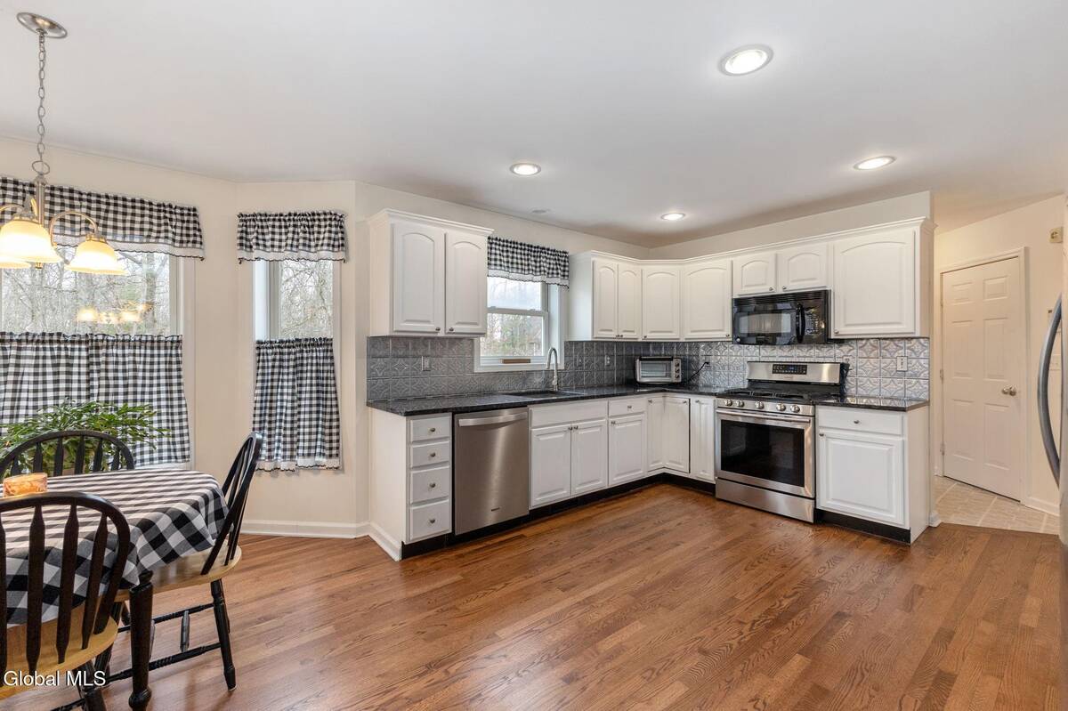 #14 photo, 32 Bancker Avenue, Glenville , NY 12302