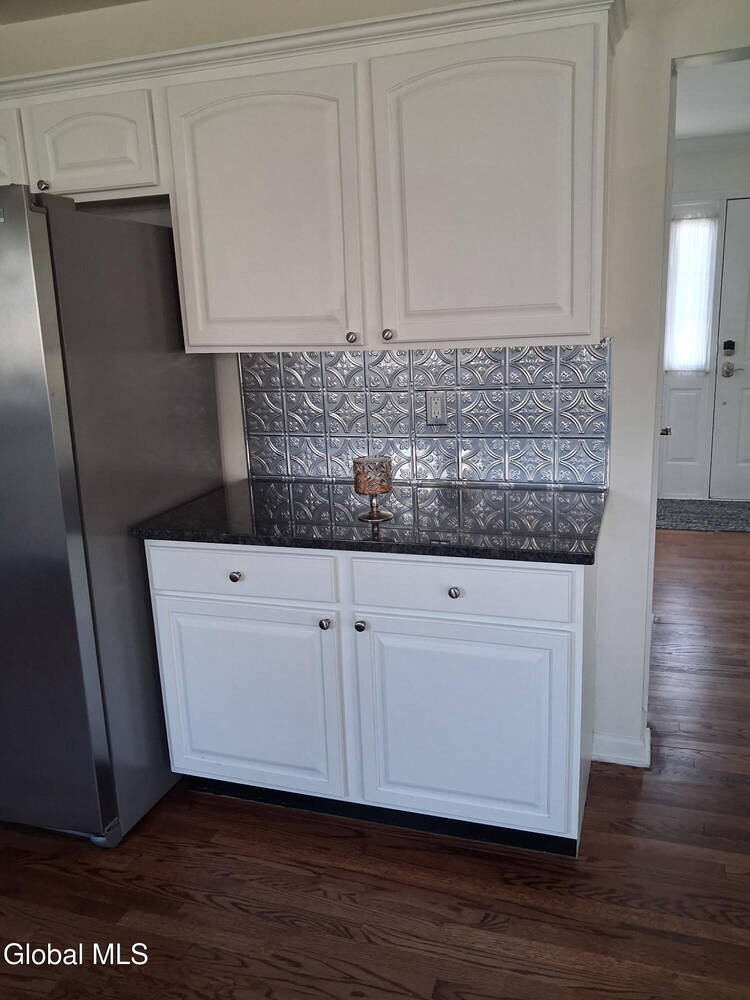 #17 photo, 32 Bancker Avenue, Glenville , NY 12302