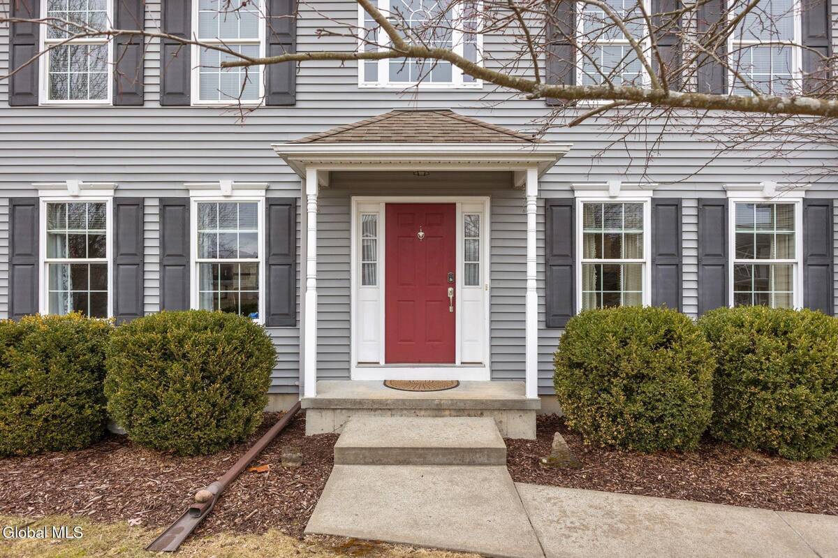 #4 photo, 32 Bancker Avenue, Glenville , NY 12302