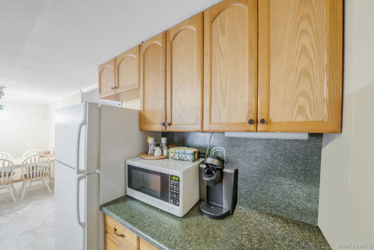 #10 photo, 11 Rosemont Avenue, Саффолк ‖ Farmingville , NY 11738