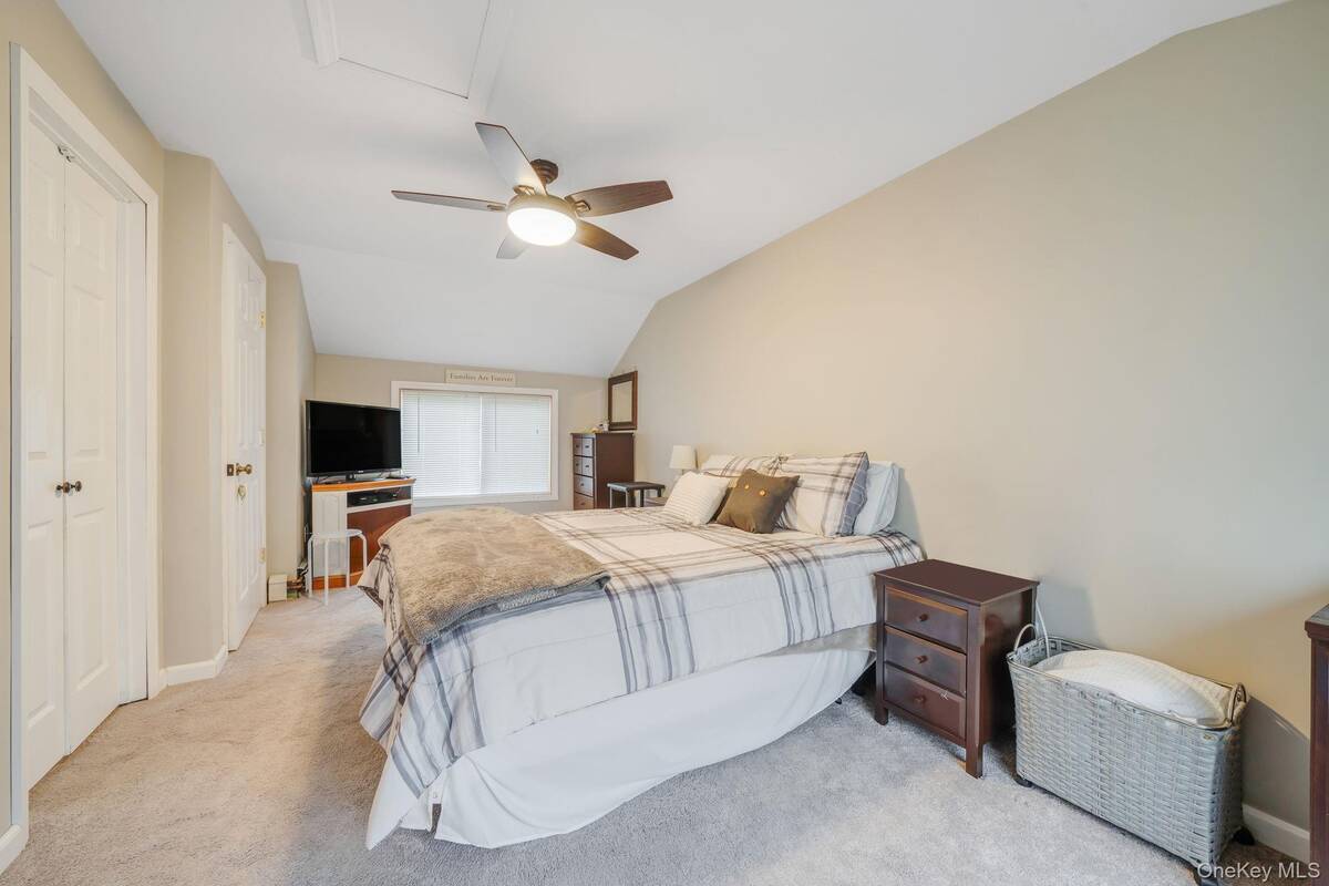 #18 photo, 11 Rosemont Avenue, Саффолк ‖ Farmingville , NY 11738