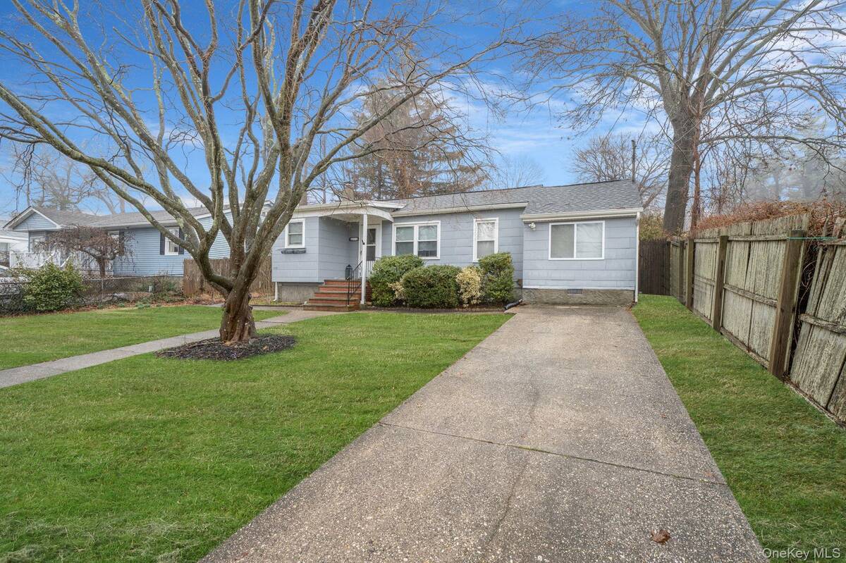 #2 photo, 11 Rosemont Avenue, Саффолк ‖ Farmingville , NY 11738