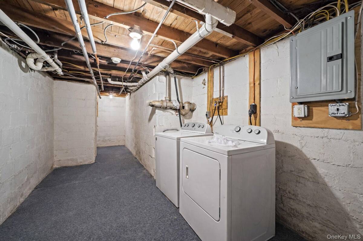 #25 photo, 11 Rosemont Avenue, Саффолк ‖ Farmingville , NY 11738