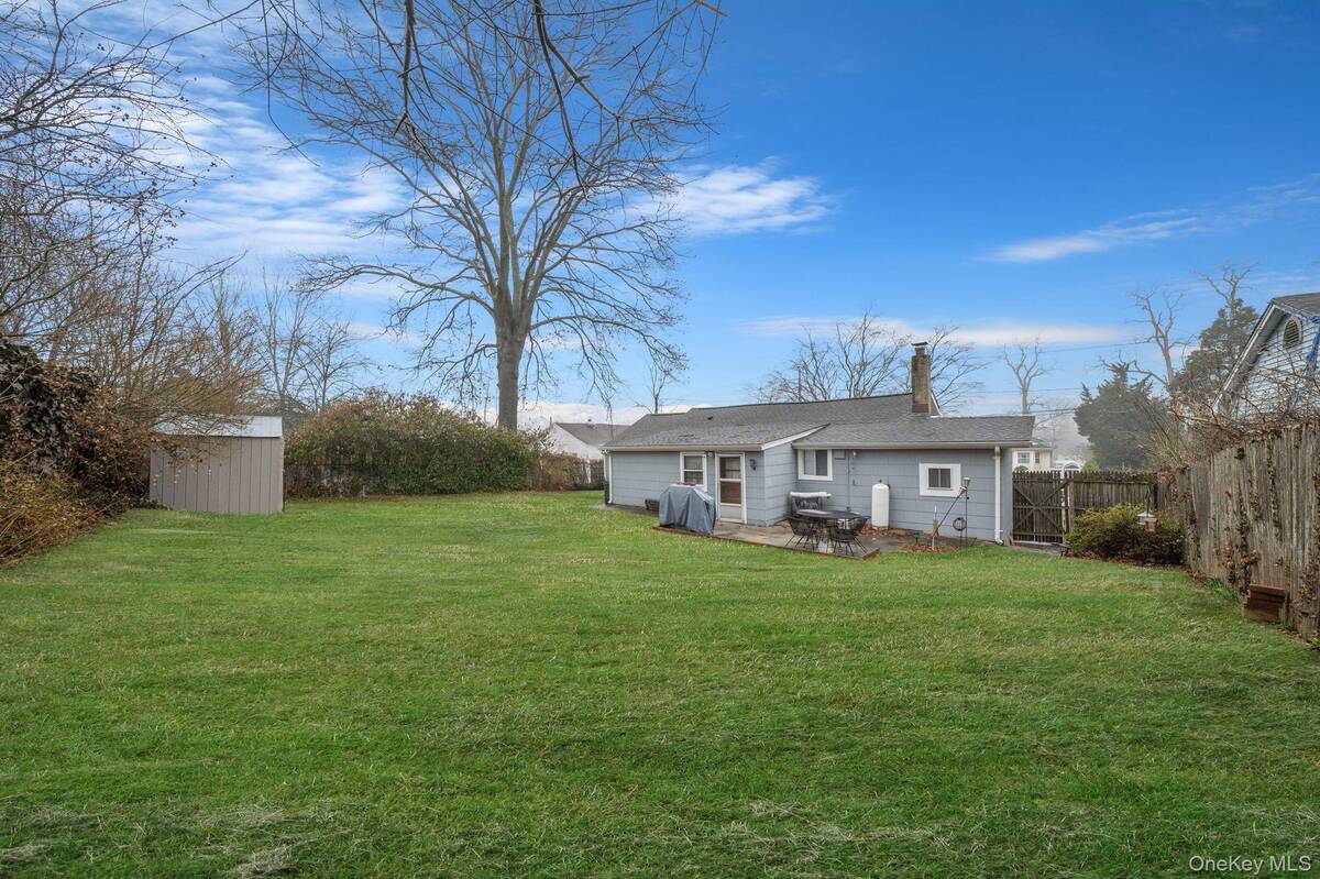 #28 photo, 11 Rosemont Avenue, Саффолк ‖ Farmingville , NY 11738