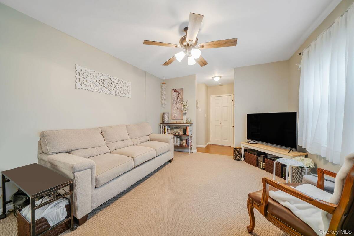 #3 photo, 11 Rosemont Avenue, Саффолк ‖ Farmingville , NY 11738