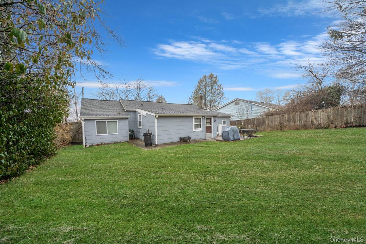 #30 photo, 11 Rosemont Avenue, Саффолк ‖ Farmingville , NY 11738