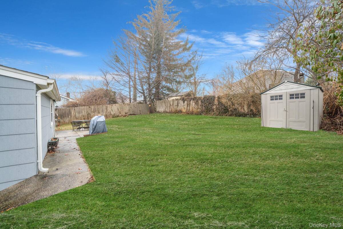 #31 photo, 11 Rosemont Avenue, Саффолк ‖ Farmingville , NY 11738