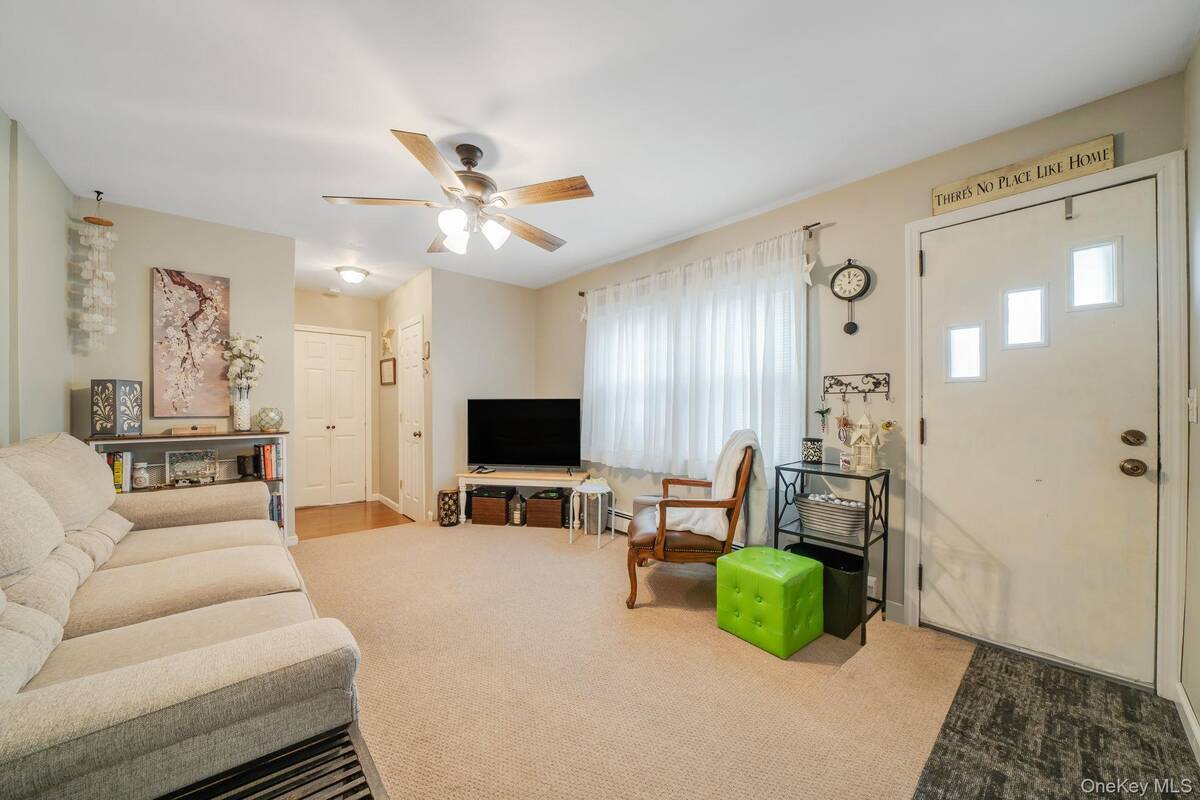 #4 photo, 11 Rosemont Avenue, Саффолк ‖ Farmingville , NY 11738