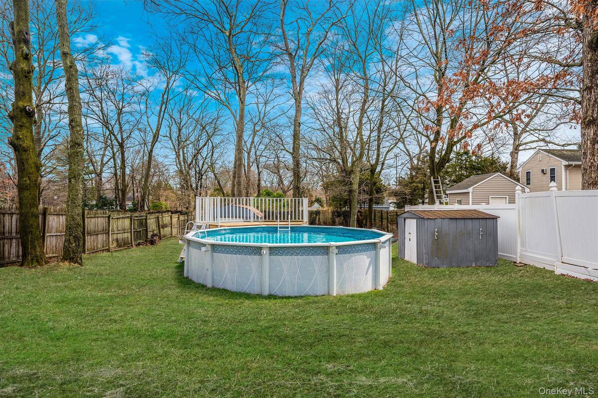 #18 photo, 16 Rexmere Avenue, Farmingville , NY 11738