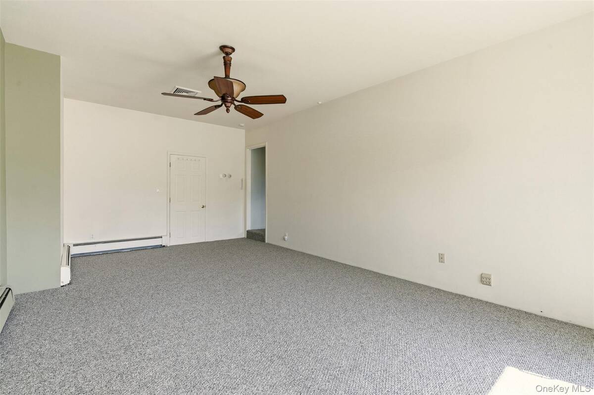 #14 photo, 137 Burr Road, Саффолк ‖ East Northport , NY 11731