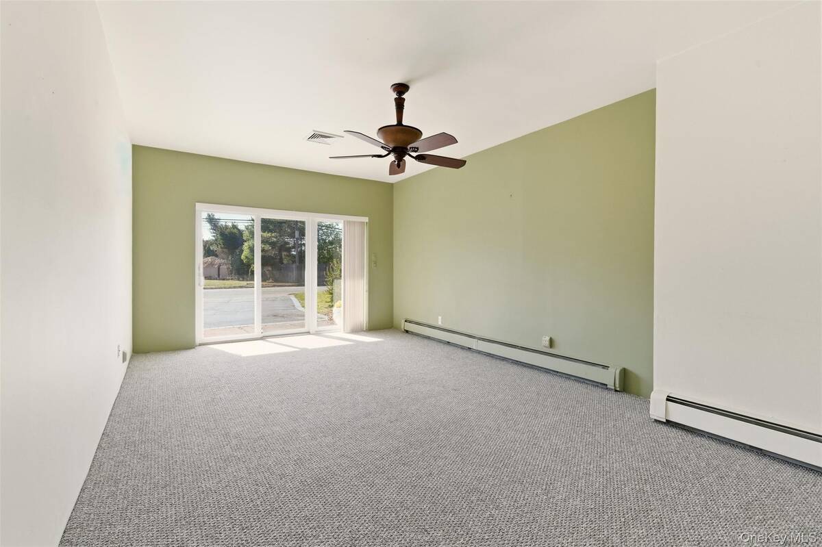 #17 photo, 137 Burr Road, Саффолк ‖ East Northport , NY 11731