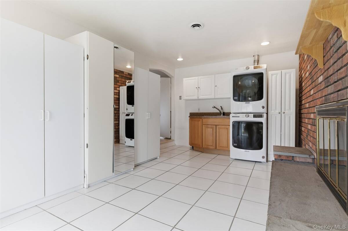 #19 photo, 137 Burr Road, Саффолк ‖ East Northport , NY 11731