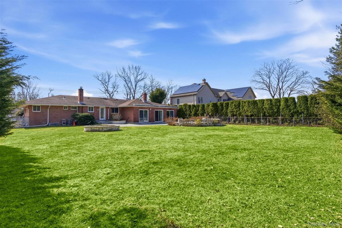 #29 photo, 137 Burr Road, Саффолк ‖ East Northport , NY 11731