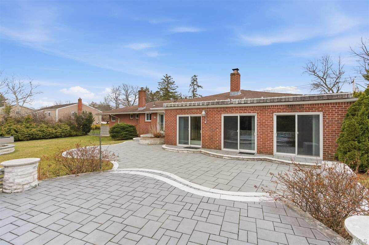 #36 photo, 137 Burr Road, Саффолк ‖ East Northport , NY 11731