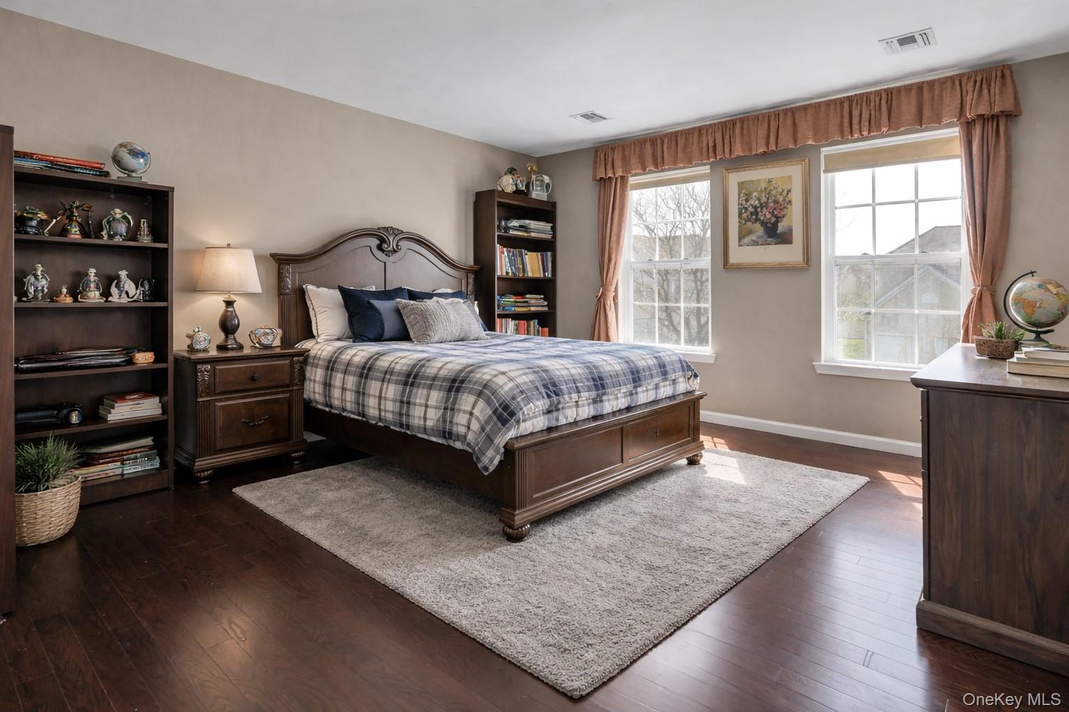 #21 photo, 8 Avolet Court, Mount Sinai , NY 11766