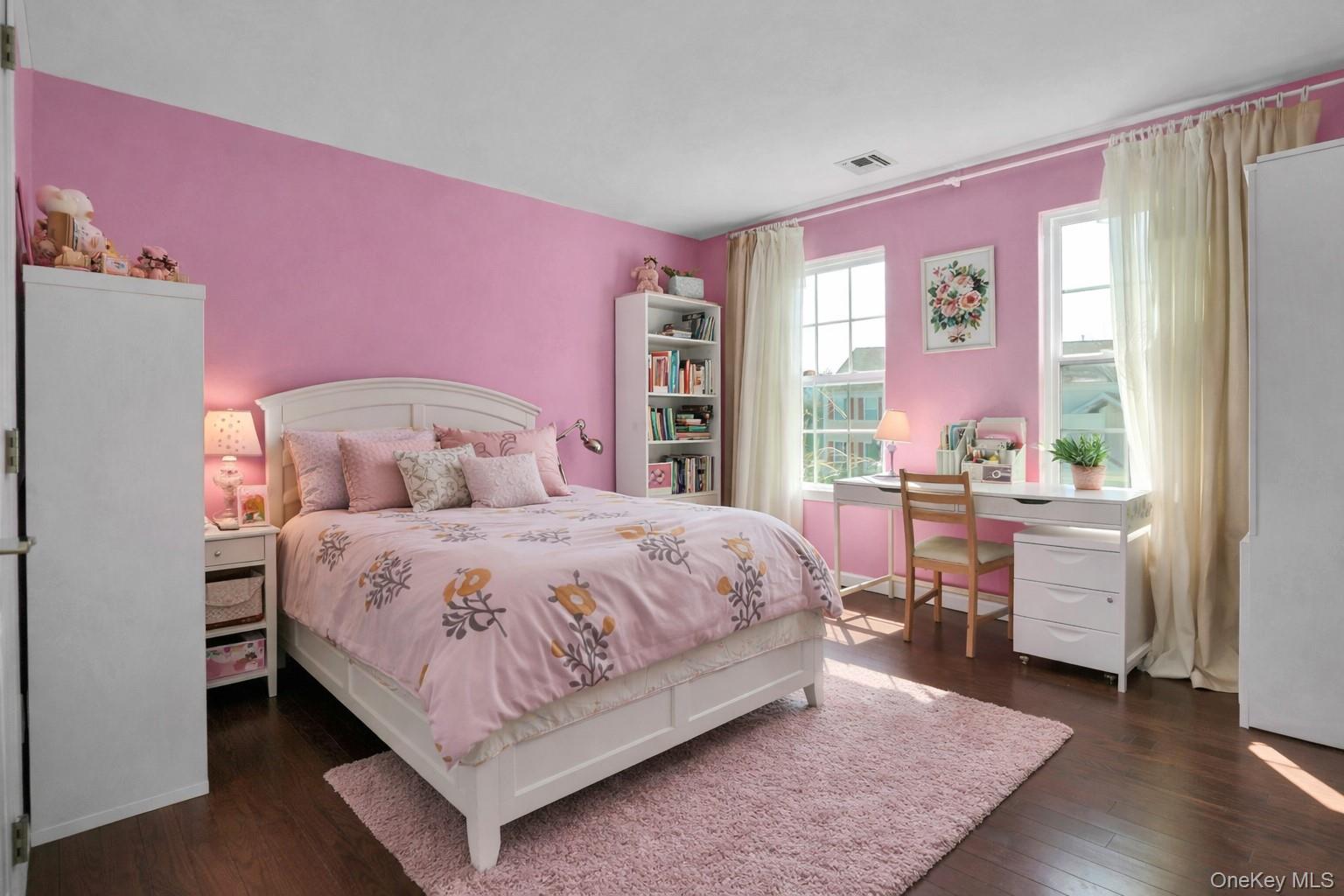 #25 photo, 8 Avolet Court, Mount Sinai , NY 11766