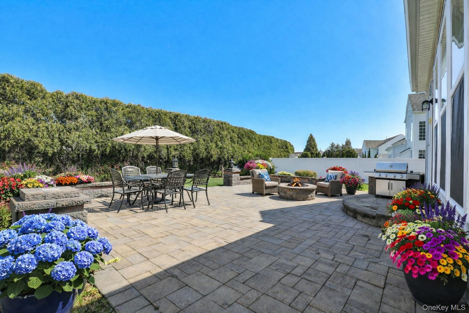 #27 photo, 8 Avolet Court, Mount Sinai , NY 11766