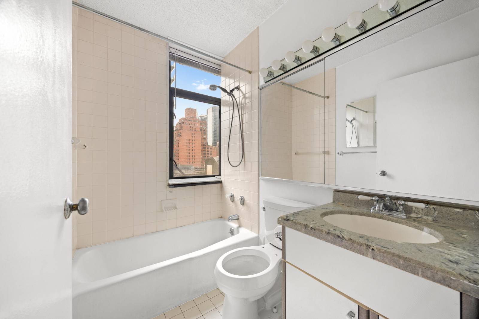 #5 photo, 300 E 54th Street, #6C, मैनहटन Sutton Place , NY 10022