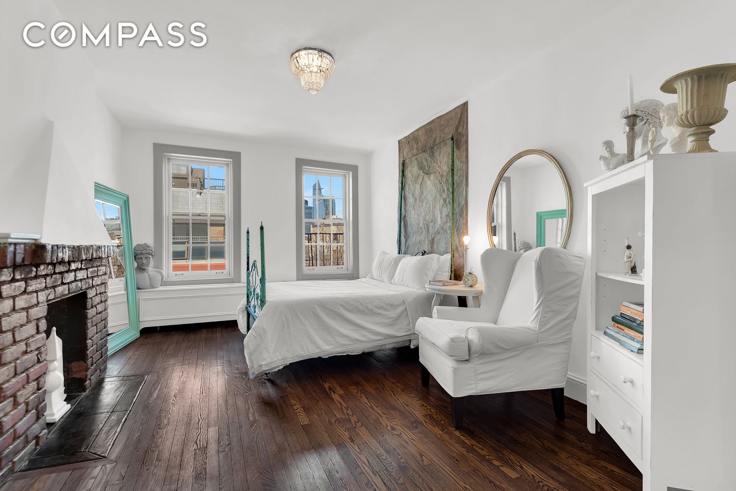 #1 photo, 352 W 12th Street, मैनहटन West Village , NY 10014