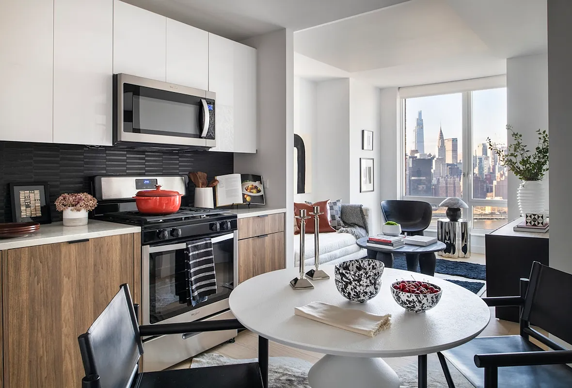 #1 photo, 1-15 57th Avenue, लॉन्ग आइलैंड सिटी Hunters Point , NY 11101