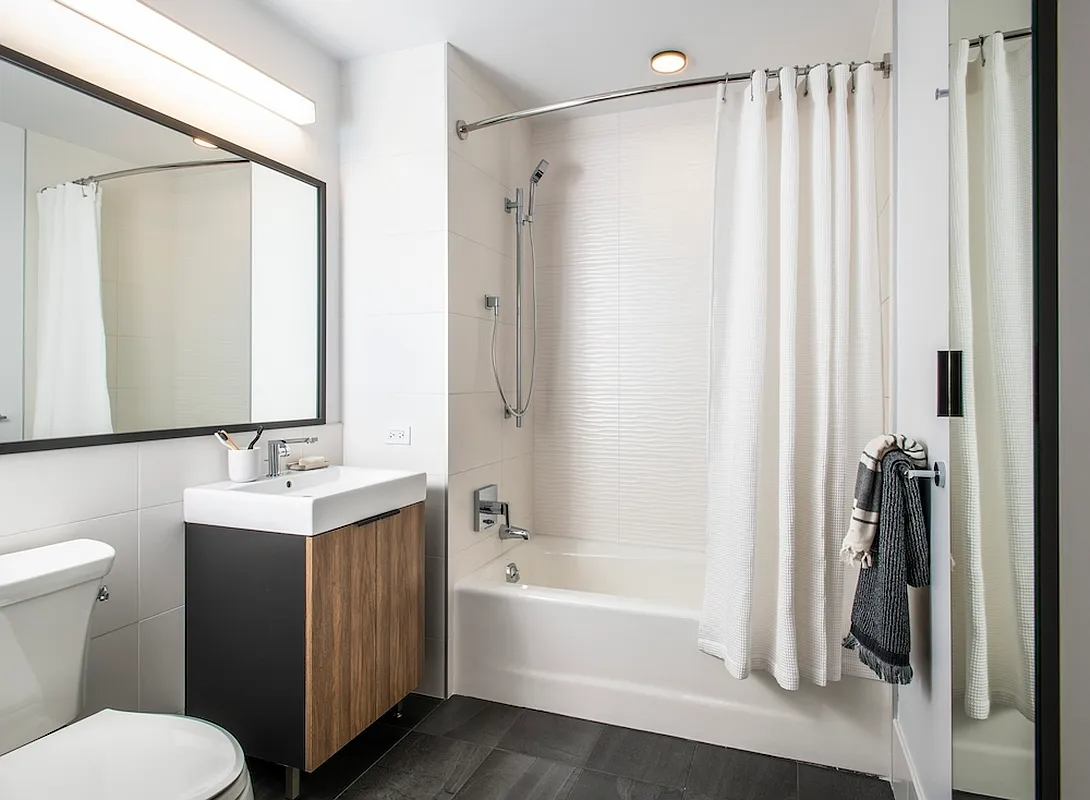 #5 photo, 1-15 57th Avenue, लॉन्ग आइलैंड सिटी Hunters Point , NY 11101