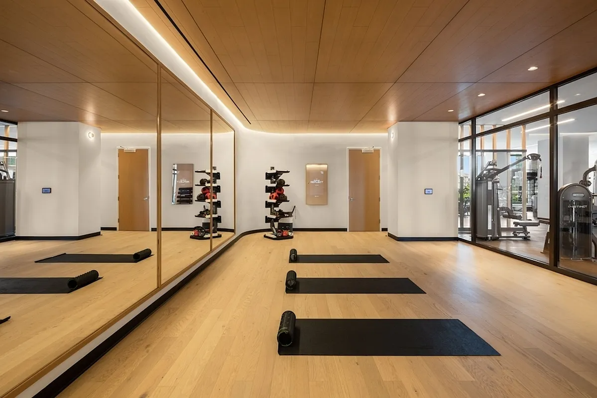 #7 photo, 1-15 57th Avenue, लॉन्ग आइलैंड सिटी Hunters Point , NY 11101