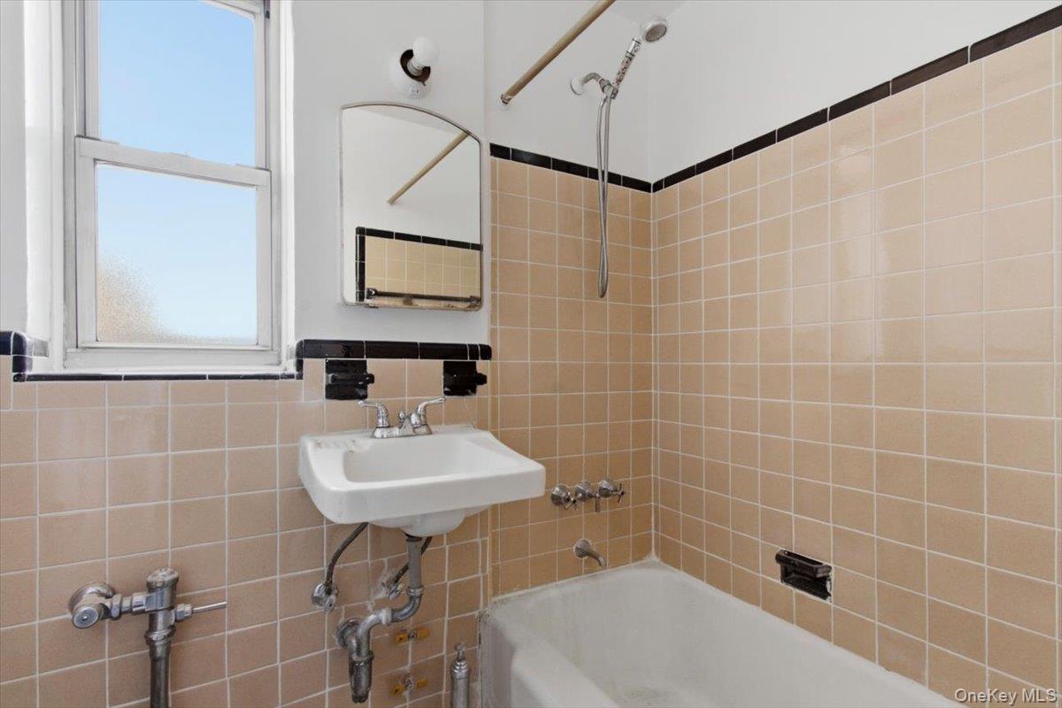 #10 photo, 485 Bronx River Road, Yonkers , NY 10704