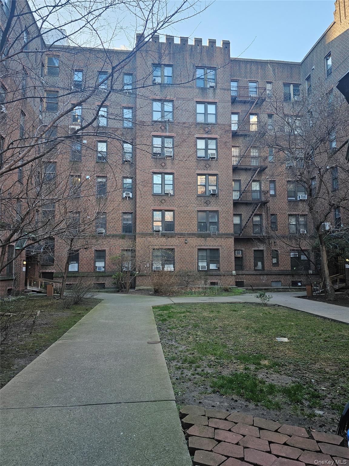 #1 photo, 4220 Kissena Boulevard, 皇后區 Flushing , NY 11355