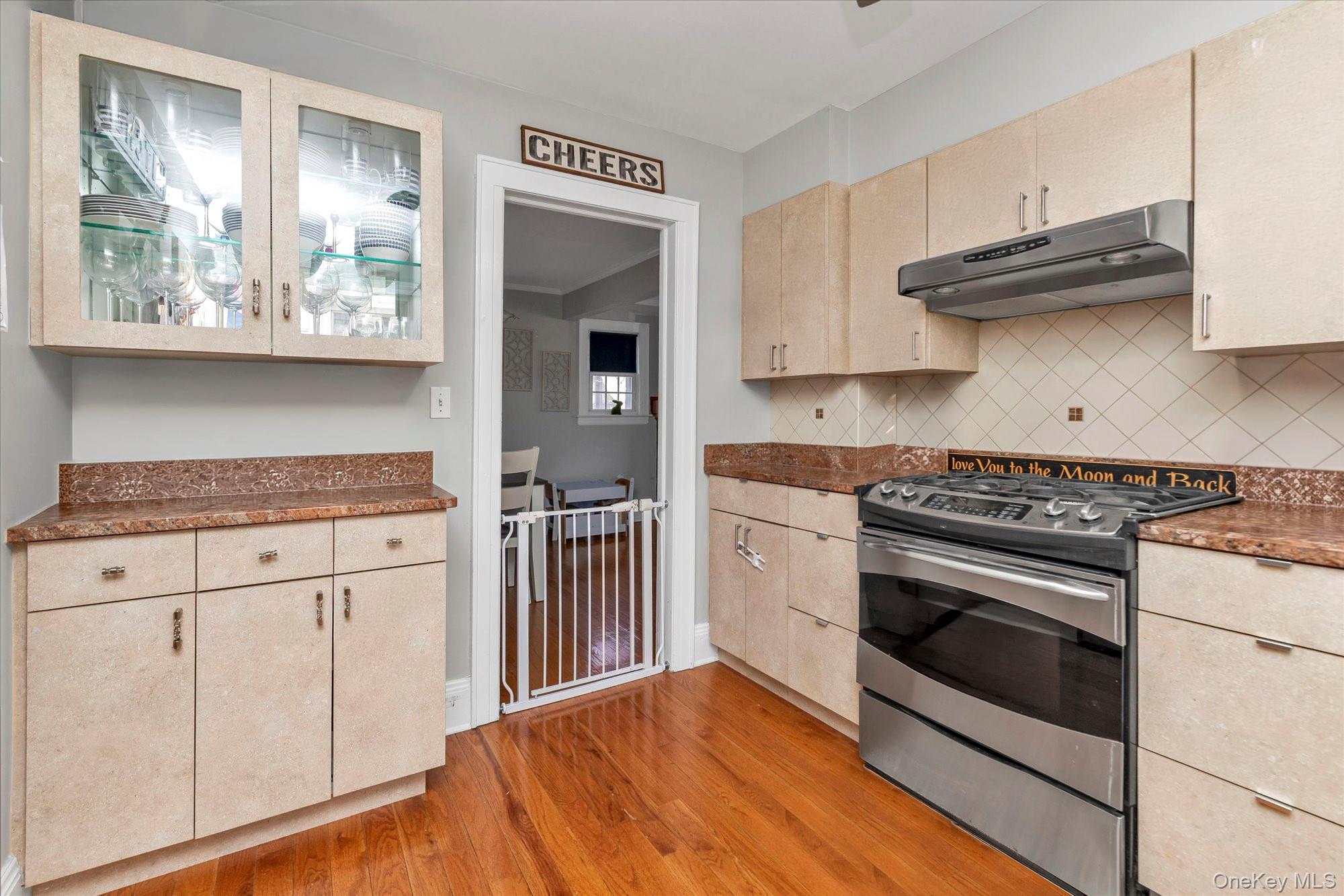 #8 photo, 81 Stuart Street, 長島 Lynbrook , NY 11563