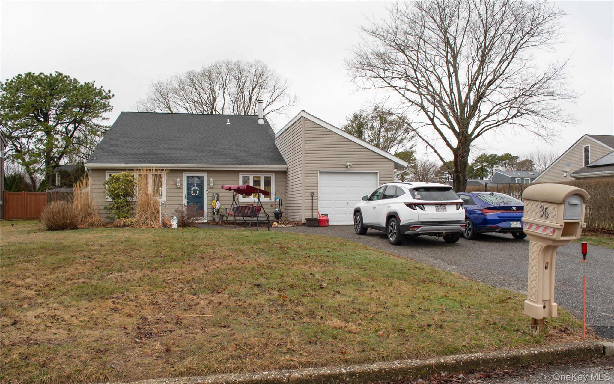 #1 photo, 36 Narragansett Avenue, 东长岛 Medford , NY 11763