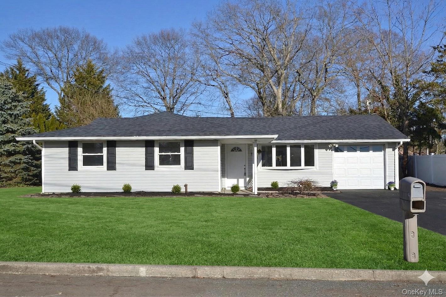 #1 photo, 15 Allegheny Drive, সাফোক কাউন্টি Farmingville , NY 11738