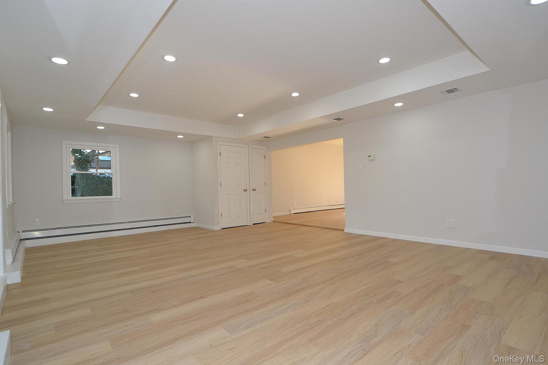 #13 photo, 15 Allegheny Drive, সাফোক কাউন্টি Farmingville , NY 11738