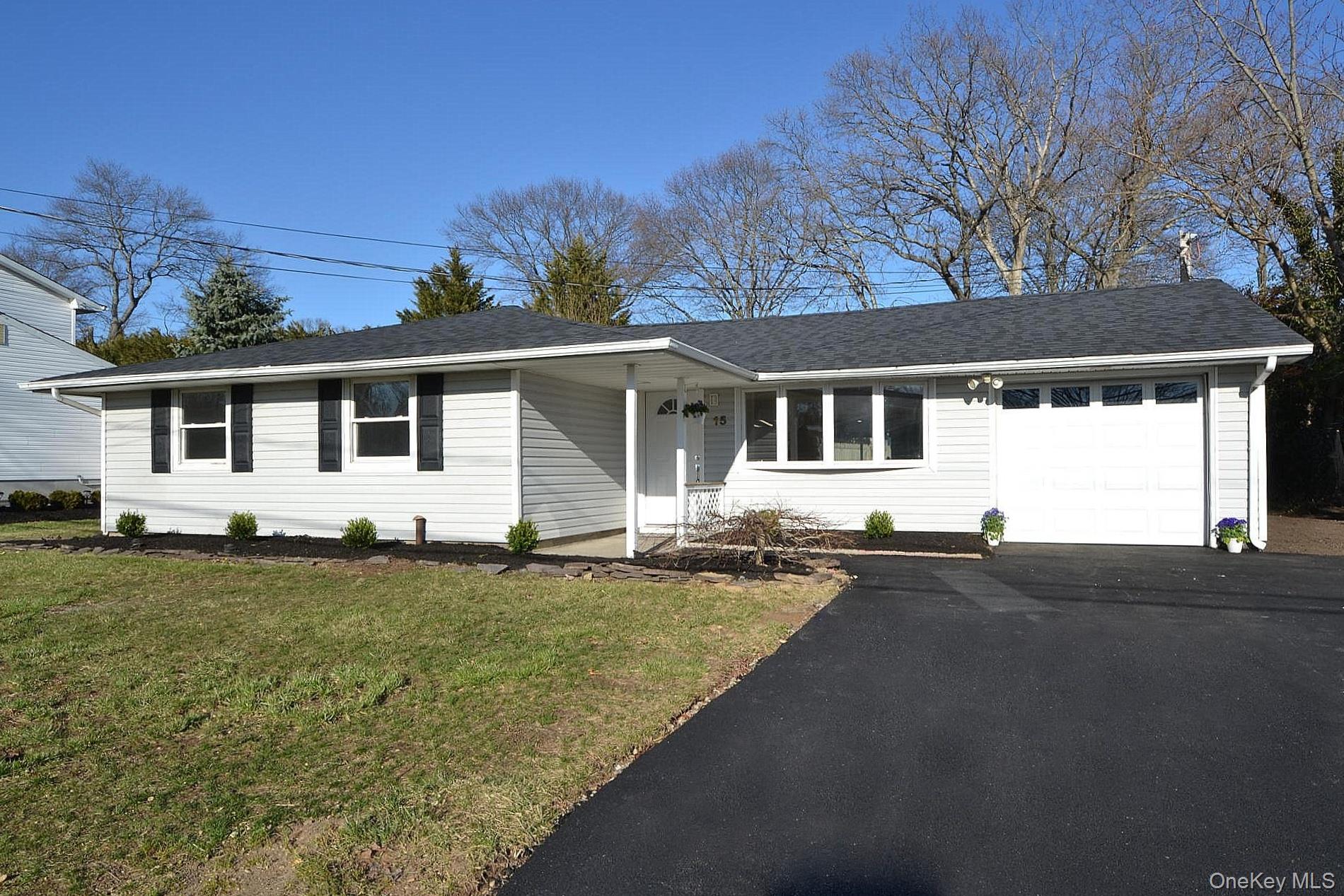 #3 photo, 15 Allegheny Drive, সাফোক কাউন্টি Farmingville , NY 11738