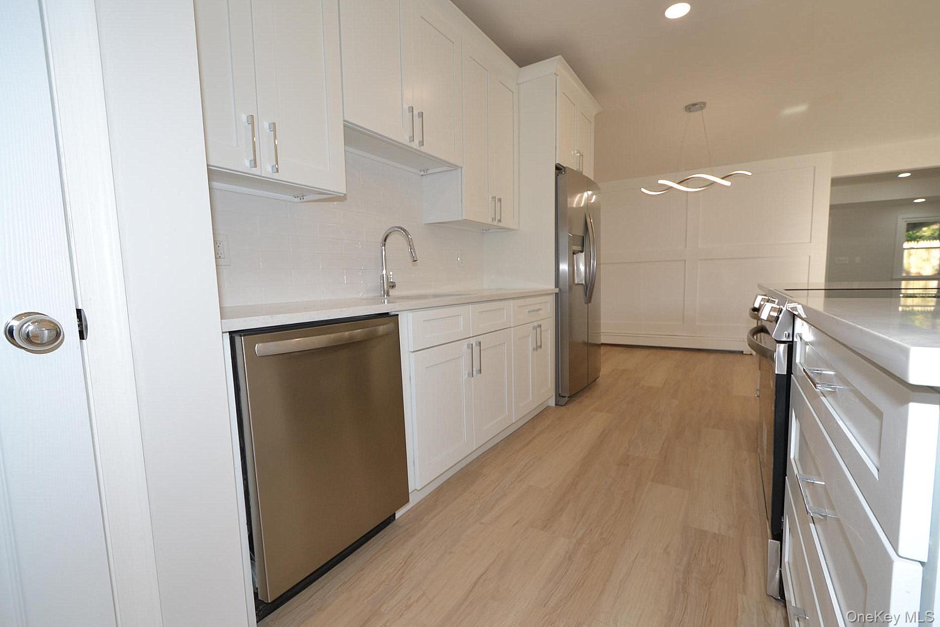 #7 photo, 15 Allegheny Drive, সাফোক কাউন্টি Farmingville , NY 11738