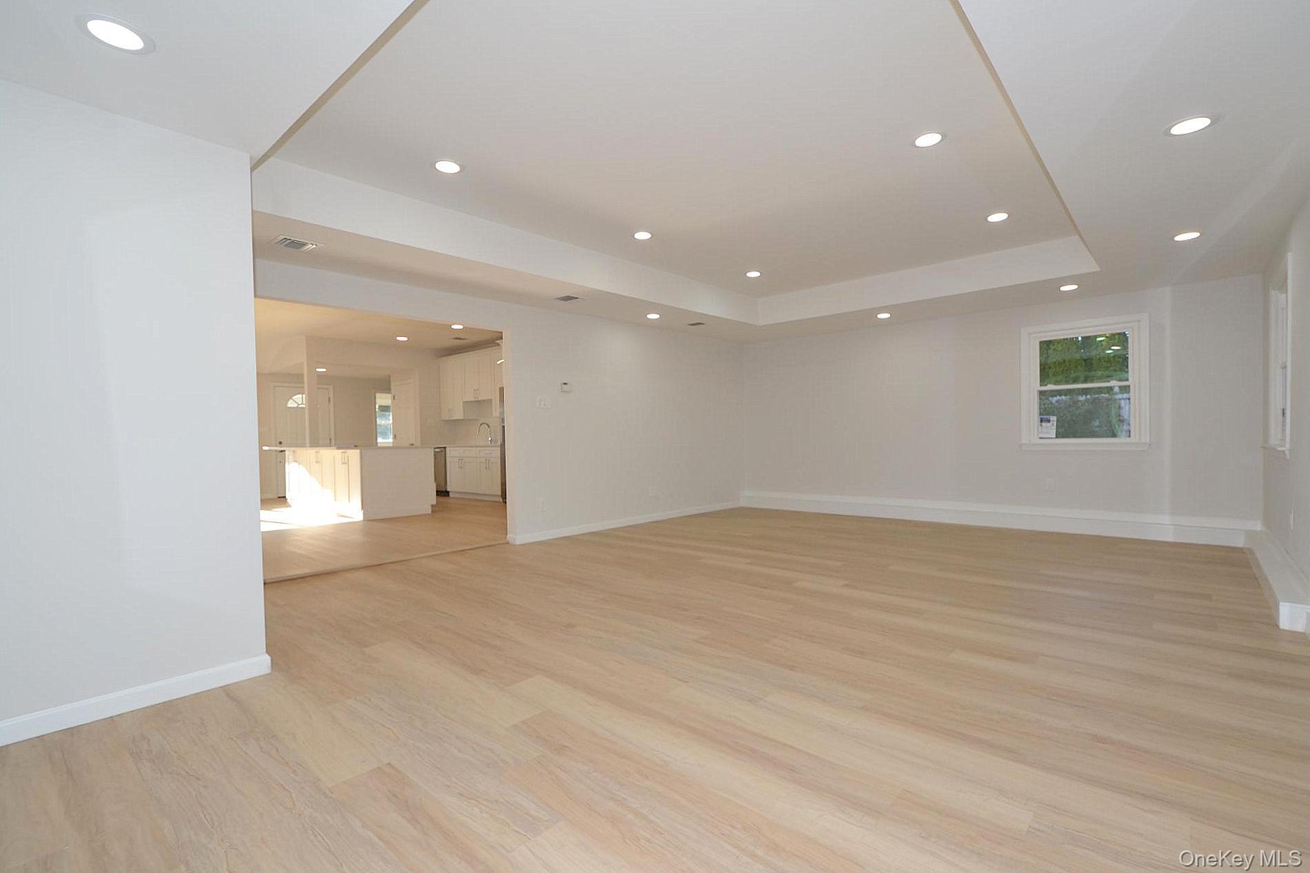 #9 photo, 15 Allegheny Drive, সাফোক কাউন্টি Farmingville , NY 11738