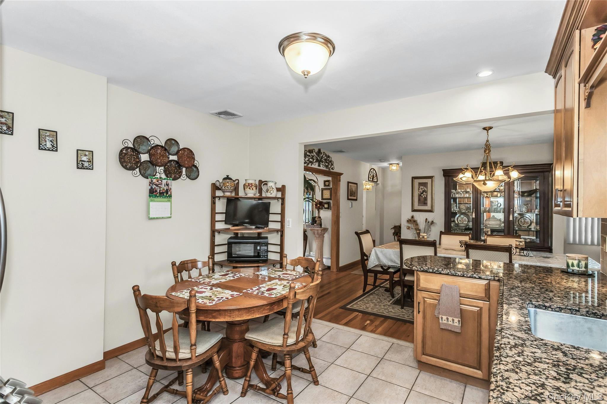 #10 photo, 309 N Virginia Avenue, ناسو Massapequa , NY 11758