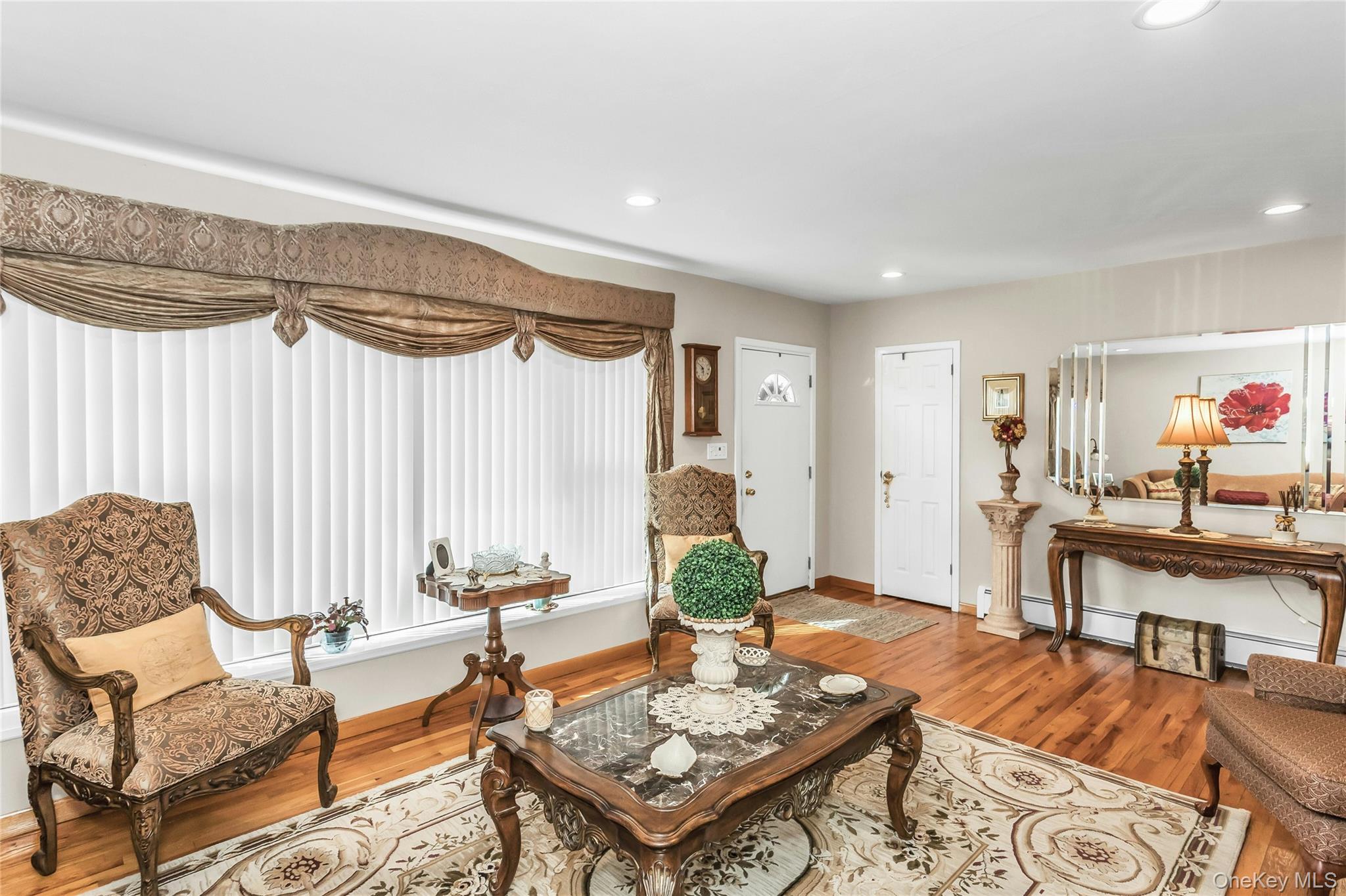#5 photo, 309 N Virginia Avenue, ناسو Massapequa , NY 11758