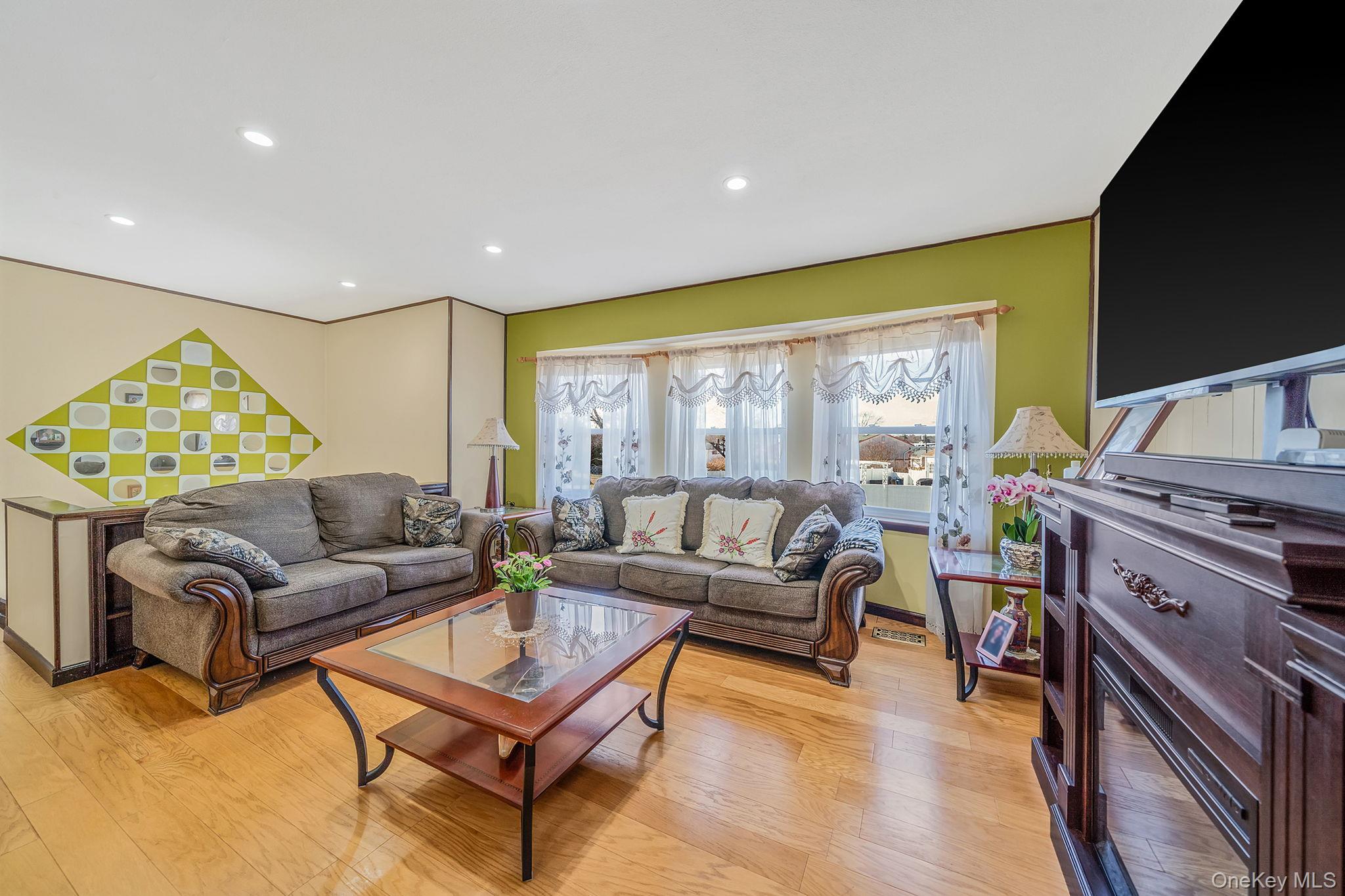 #10 photo, 27 Trader Lane, 東長島 Brentwood , NY 11717