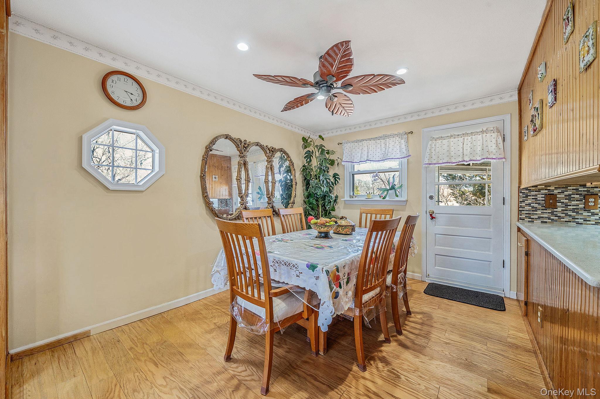 #15 photo, 27 Trader Lane, 東長島 Brentwood , NY 11717