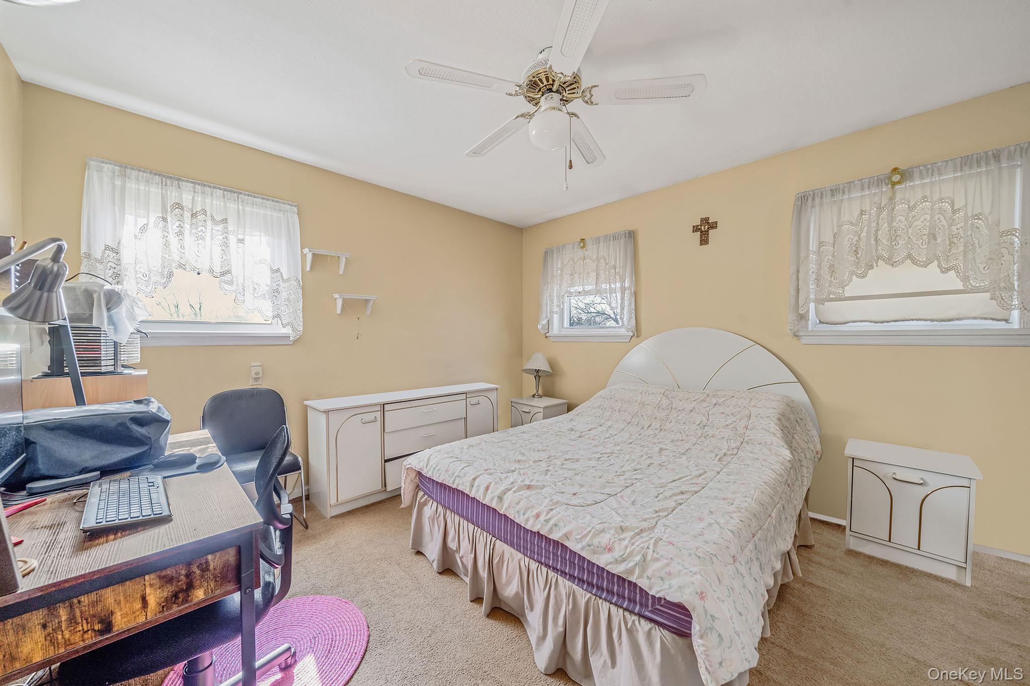 #18 photo, 27 Trader Lane, 東長島 Brentwood , NY 11717