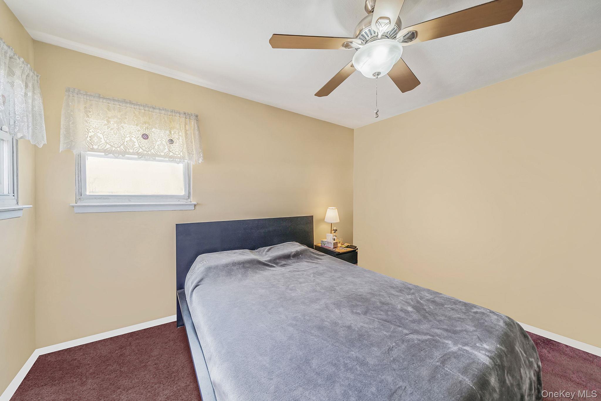 #19 photo, 27 Trader Lane, 東長島 Brentwood , NY 11717