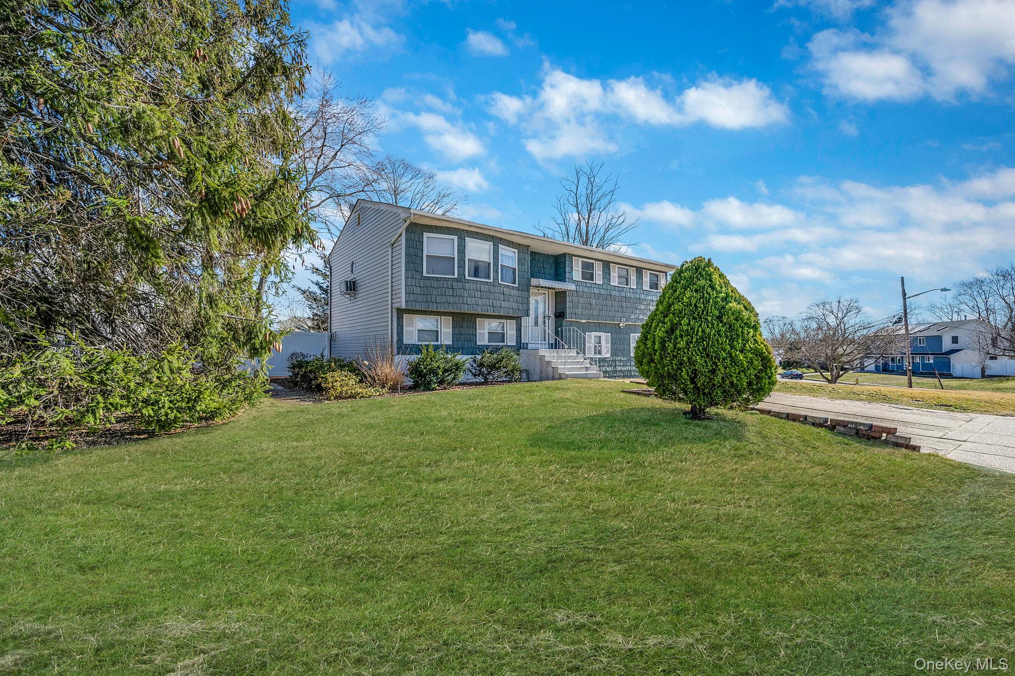 #3 photo, 27 Trader Lane, 東長島 Brentwood , NY 11717