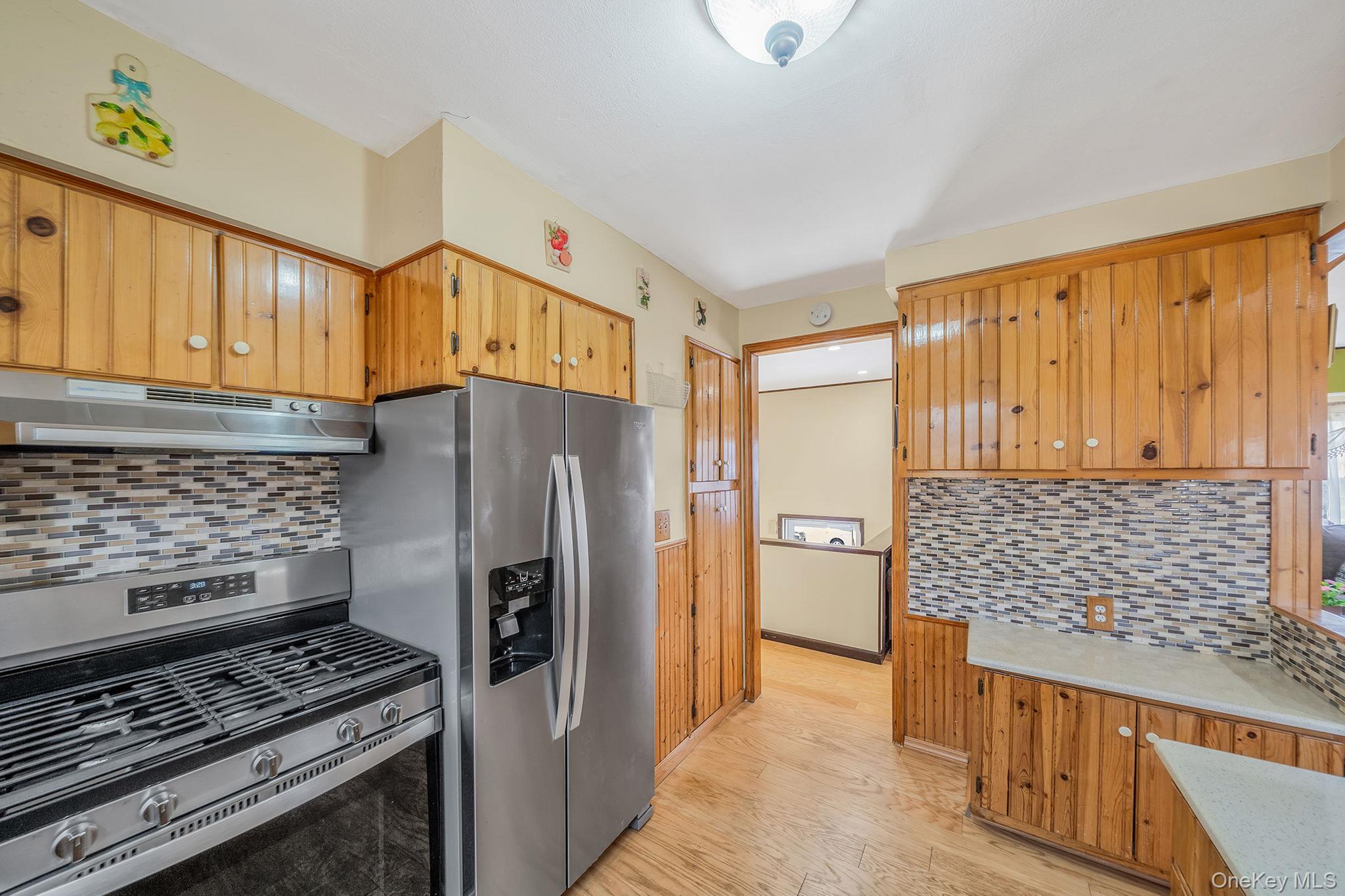 #6 photo, 27 Trader Lane, 東長島 Brentwood , NY 11717