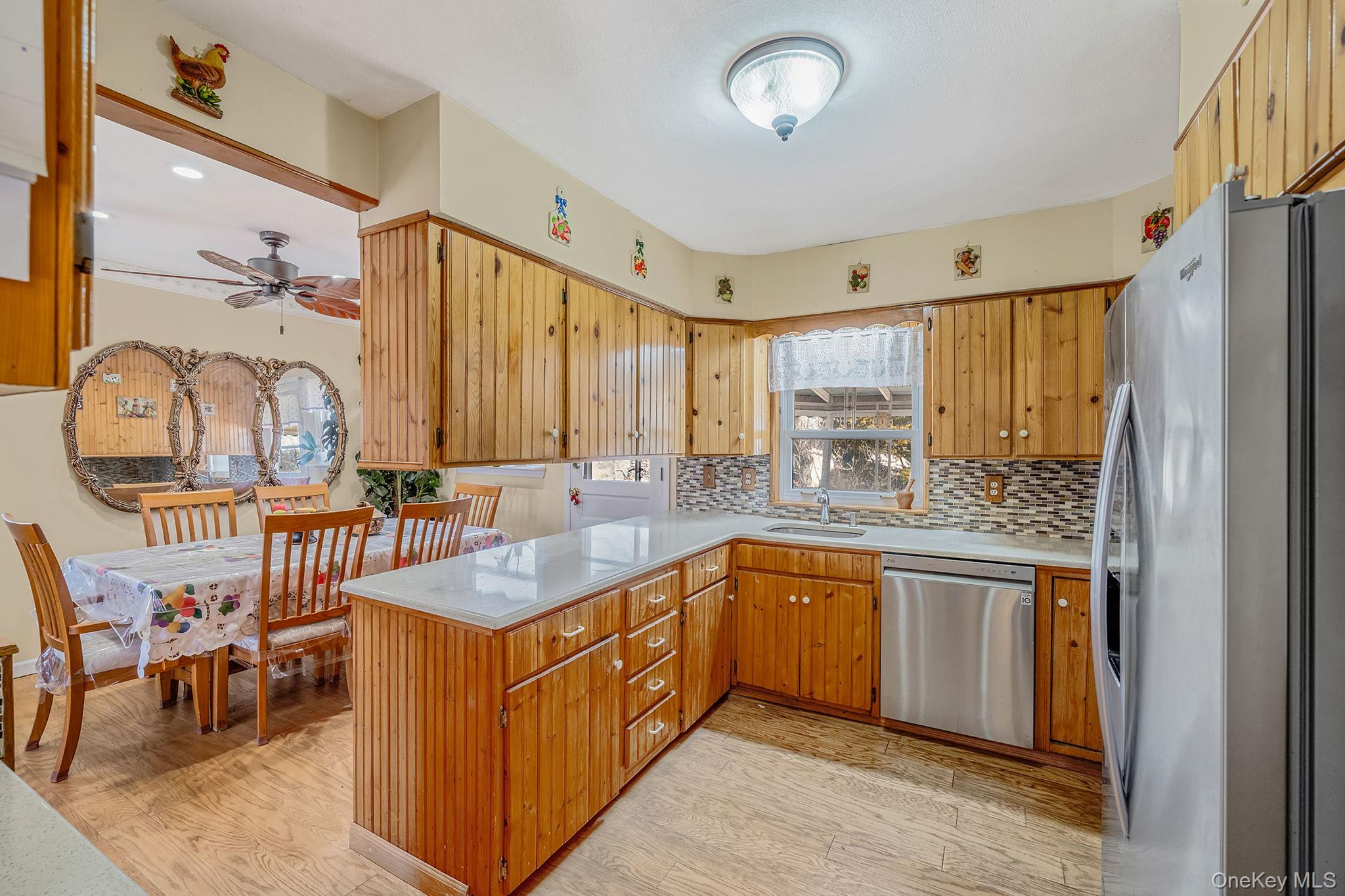 #7 photo, 27 Trader Lane, 東長島 Brentwood , NY 11717