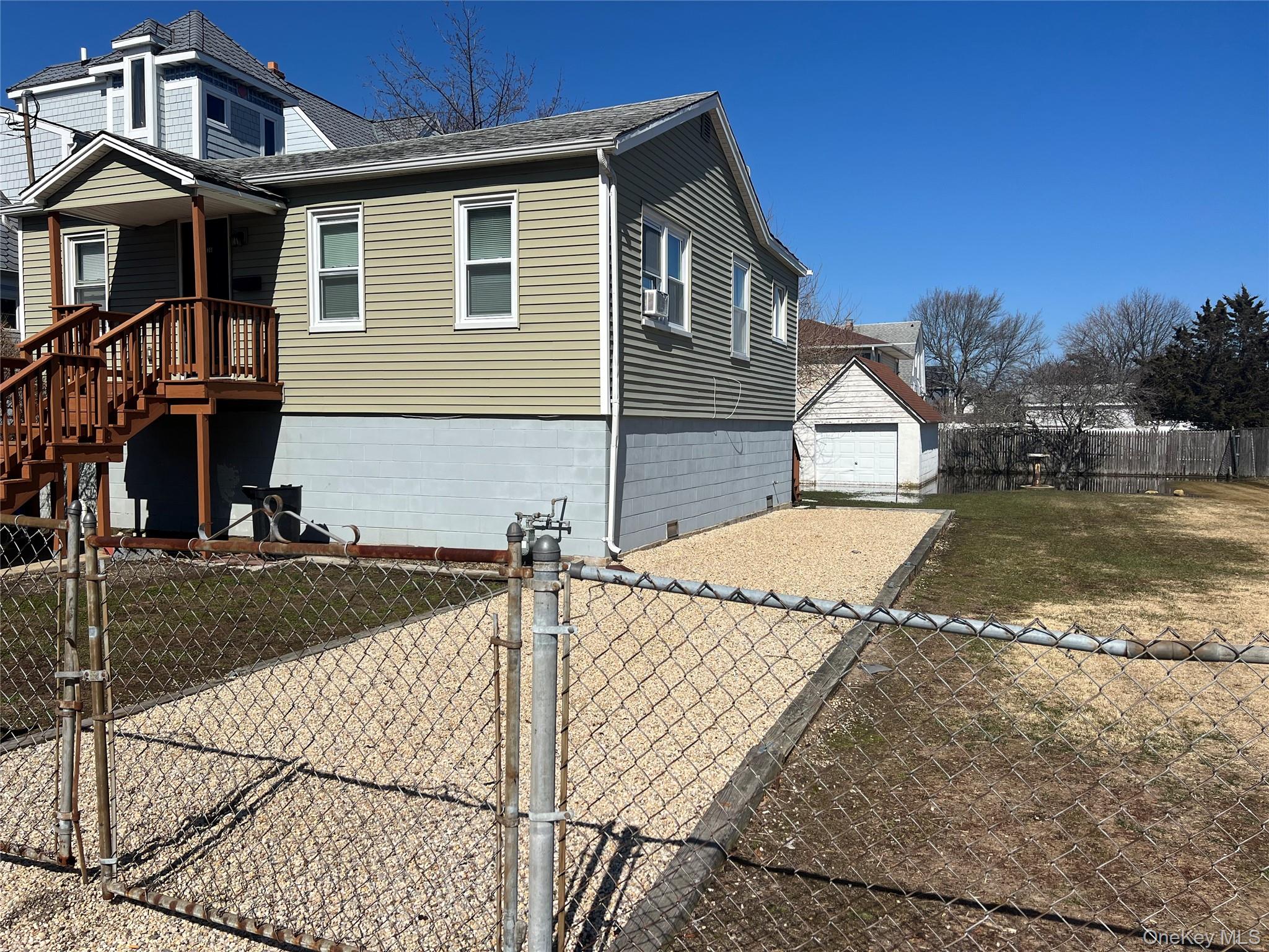 #3 photo, 36 Casino Street, नासाउ काउंटी Freeport , NY 11520