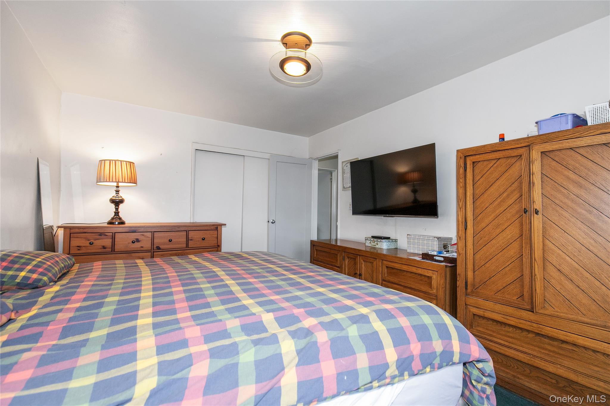 #12 photo, 60-39 251st Street, Little Neck , NY 11362